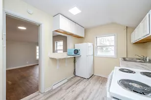 1298 Colfax Ave, Benton Harbor, MI 49022 - Photo 7