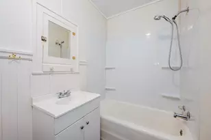 1298 Colfax Ave, Benton Harbor, MI 49022 - Photo 25
