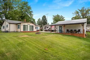 418 W Russell Dr, Coldwater, MI 49036 - Photo 1