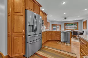 33576 Cindy St, Livonia, MI 48150 - Photo 13
