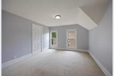 218 E Adams Street, Ionia, MI 48846 - Photo 17
