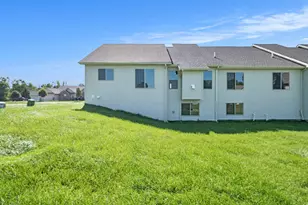 5391 Swan Dr, Burton, MI 48509 - Photo 9