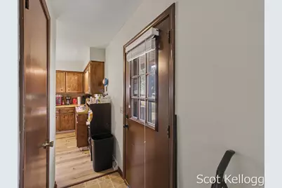 3822-3824 Burlingame Avenue SW, Wyoming, MI 49509 - Photo 9