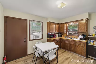 3822-3824 Burlingame Avenue SW, Wyoming, MI 49509 - Photo 7
