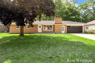 3555 Chippewa Dr, Norton Shores, MI 49441 - Photo 3