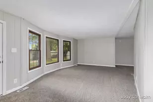7129 Eldred Ave NE, Rockford, MI 49341 - Photo 7