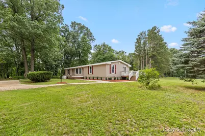 7129 Eldred Avenue NE, Rockford, MI 49341 - Photo 3
