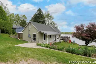 762 Parkwood Dr, Six Lakes, MI 48886 - Photo 47
