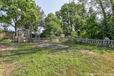 252 Thomas Street, Allegan, MI 49010 - Photo 9