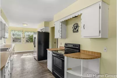 252 Thomas Street, Allegan, MI 49010 - Photo 25