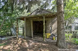 252 Thomas St, Allegan, MI 49010 - Photo 7