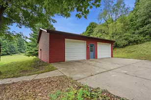 13489 Hyde Rd, Hartland, MI 48353 - Photo 3