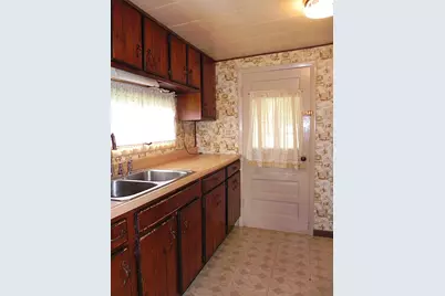 322 N Lakeview Avenue, Sturgis, MI 49091 - Photo 7