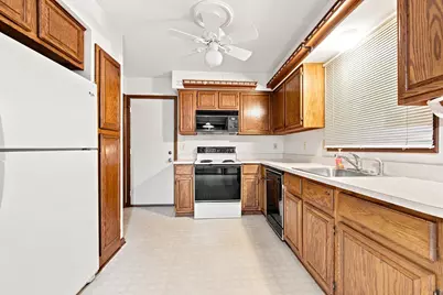 32917 Chapman Circle #21, Westland, MI 48185 - Photo 9