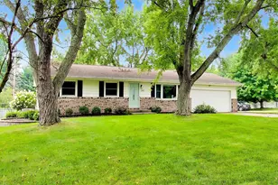 1342 Maiden Ln, Saint Joseph, MI 49085 - Photo 3
