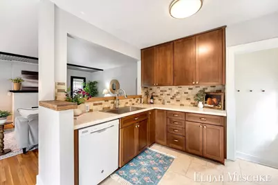 936 Valley Avenue NW, Grand Rapids, MI 49504 - Photo 9