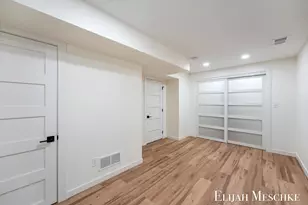 936 Valley Ave NW, Grand Rapids, MI 49504 - Photo 25