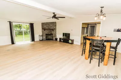 318 E Bellevue Street, Stanton, MI 48888 - Photo 5