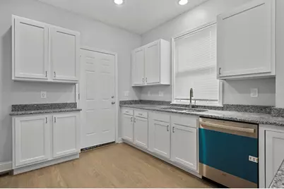 92 W Philadelphia Street #Lower, Detroit, MI 48202 - Photo 3