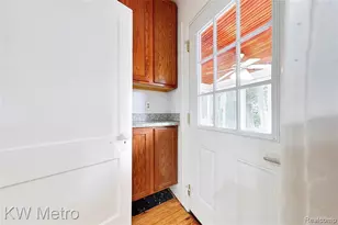 865 W Marshall St, Ferndale, MI 48220 - Photo 15