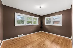 1597 Greenview Dr, Ann Arbor, MI 48103 - Photo 9