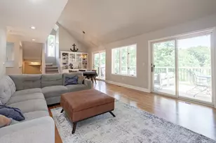576 Fernhurst Ct, Lake Orion, MI 48362 - Photo 9