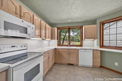 1682 W Harbour Towne Circle, Muskegon, MI 49441 - Photo 31