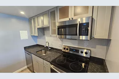 1300 E Lafayette Street #305, Detroit, MI 48207 - Photo 9