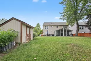 393 Princeton Dr, South Lyon, MI 48178 - Photo 21
