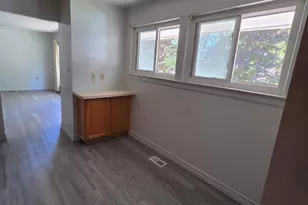 672 Linda Vista Dr, Pontiac, MI 48342 - Photo 11