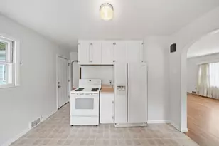 3109 Queen St, Spring Arbor, MI 49283 - Photo 9