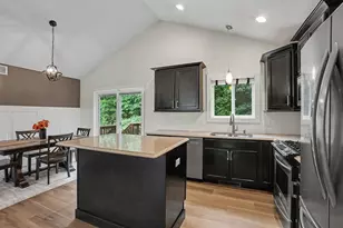 32190 Pinedale Ln, Gobles, MI 49055 - Photo 11