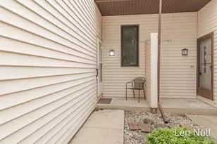 2742 Stonebluff Dr SW, Wyoming, MI 49519 - Photo 3
