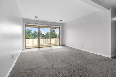 748 W Kilgore Road #303, Kalamazoo, MI 49008 - Photo 7
