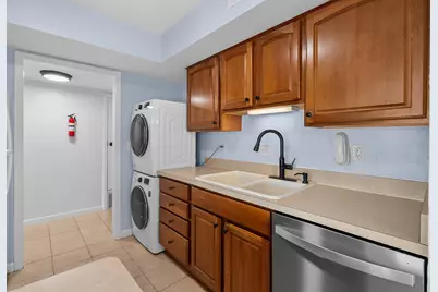 748 W Kilgore Road #303, Kalamazoo, MI 49008 - Photo 3