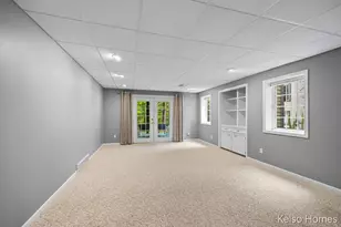2122 S Cross Creek Dr SE, Grand Rapids, MI 49508 - Photo 17