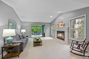 2122 S Cross Creek Dr SE, Grand Rapids, MI 49508 - Photo 3