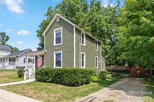 410 Johnson St, Ionia, MI 48846 - Photo 3