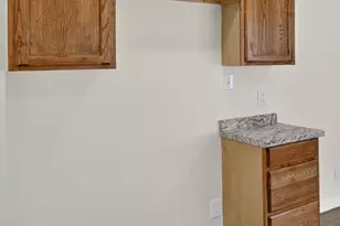 13894 Tacoma St, Detroit, MI 48205 - Photo 5