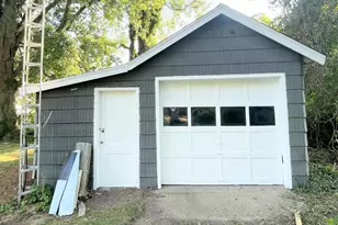 1146 Coolidge Ave, Benton Harbor, MI 49022 - Photo 17
