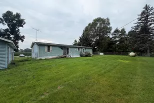 17460 Indian Prairie Rd, White Pigeon, MI 49099 - Photo 3