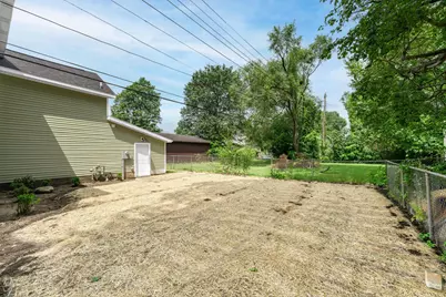 109 Michigan Avenue, Hartford, MI 49057 - Photo 17