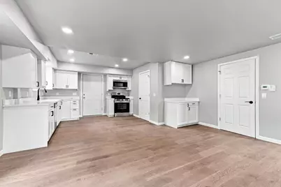109 Michigan Avenue, Hartford, MI 49057 - Photo 5