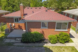 15241 Pearson St, Oak Park, MI 48237 - Photo 3