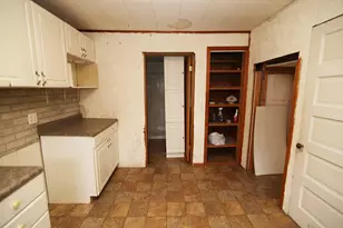 406 Spring St, Three Rivers, MI 49093 - Photo 5