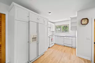 30906 Roycroft St, Livonia, MI 48154 - Photo 7