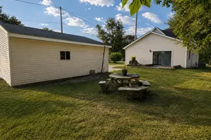 409 W Maple St, Wayland, MI 49348 - Photo 7