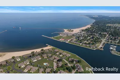800 S Madison Street, Ludington, MI 49431 - Photo 17