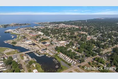 800 S Madison Street, Ludington, MI 49431 - Photo 7