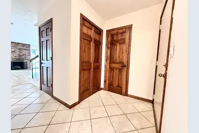 1046 Greenhills Drive, Ann Arbor, MI 48105 - Photo 3